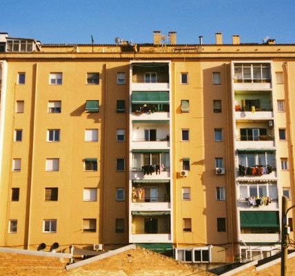 Photo apartment rental market